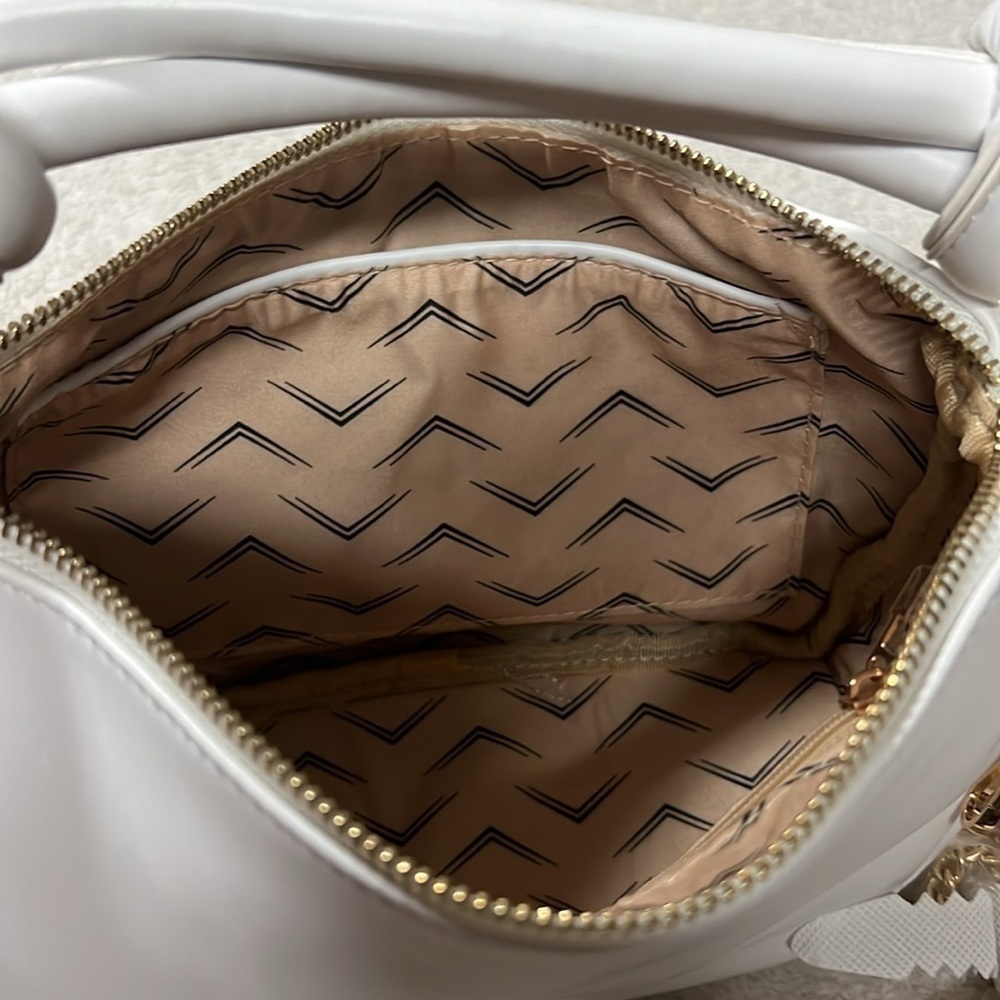 URBAN EXPRESSIONS Cassandra Top Handle Crossbody Bag - Picture 7 of 9